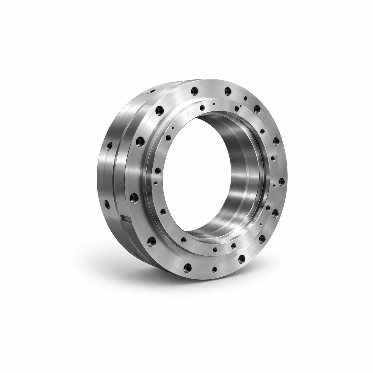 Flanged bearing ring — Machined steel, stepped flange, circumferential bolt and tapped holes