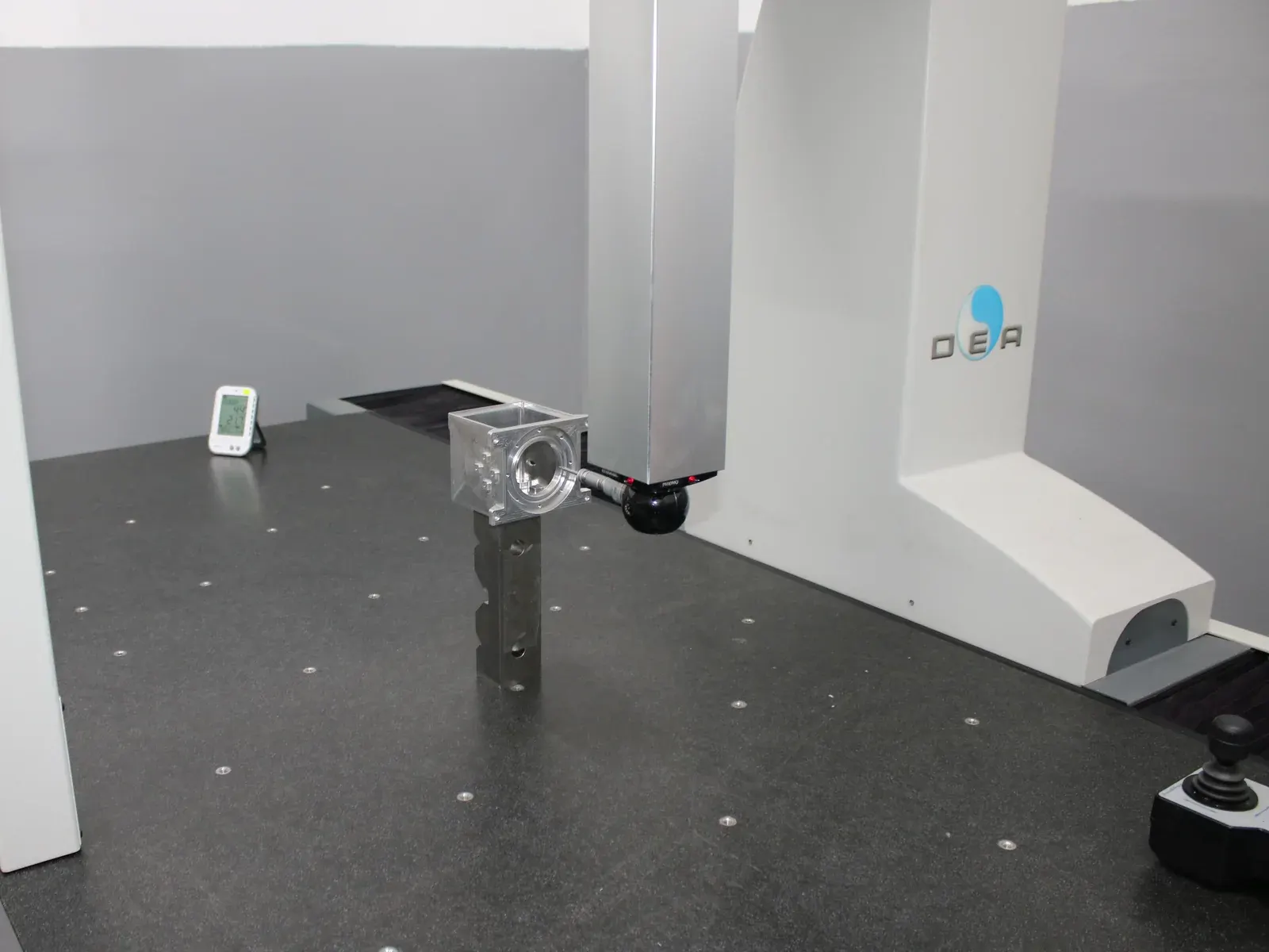 DEA coordinate measuring machine in the temperature-controlled measuring room